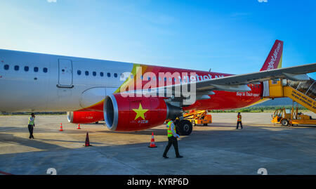 Phu Quoc, Vietnam - Dec 6, 2017. Ein Flugzeug Andocken an Phu Quoc International Airport. Phu Quoc ist ein Vietnam Insel vor der Küste von Kambodscha in den Stockfoto