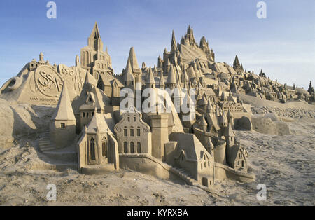 Die Niederlande, in der Nähe von Scheveningen Den Haag. Sandburg am Strand. Stockfoto