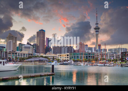 Auckland. Stadtbild bild Skyline von Auckland, Neuseeland bei Sonnenaufgang. Stockfoto