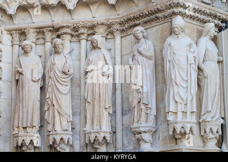 Frankreich, Marne (51), Reims Cathédrale Notre-Dame de Reims, classée patrimoine Mondial de l'Unesco, Skulpturen sur portail Occidental gauche // Frankreich, Stockfoto