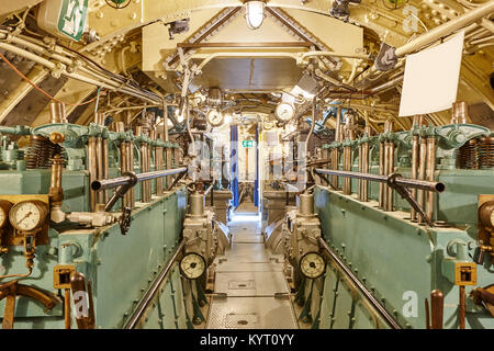 Zweiten Weltkrieg u-boot Interieur. Maschinenraum. Schiff. Horizontale Stockfoto