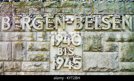 "Bergen-Belsen 1940-1945 Stein jüdischen Holocaust Memorial Belsen-Bergen Stockfoto