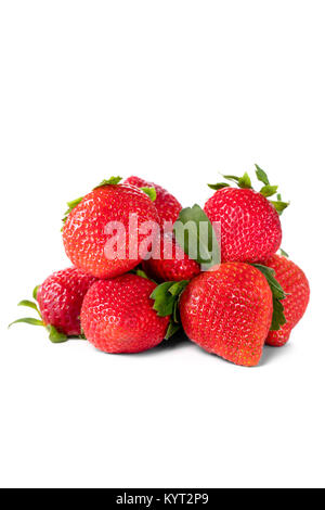 Gruppe von Erdbeeren auf weißem Hintergrund. Stockfoto