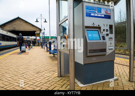 Zug maschine am East Midlands Trains Bahnsteig. Stockfoto