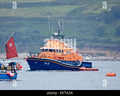 Royal National Lifeboat Institute Rettungsboot "Die Whiteheads" in Hugh Town Harbour, St Marys, Isles of Scilly, Cornwall, England, U Stockfoto