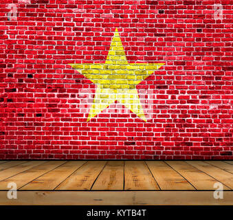 Vietnam Flagge auf ziegelmauer mit Parkettboden lackiert Stockfoto