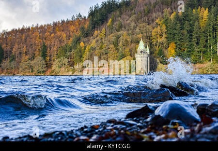 Lake Vyrnwy belasten Turm Stockfoto