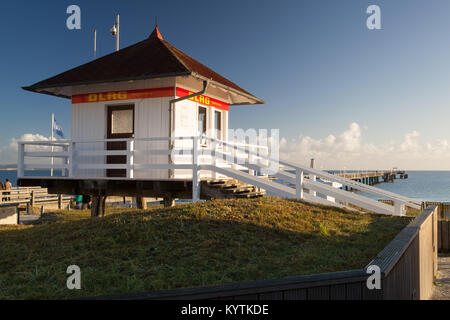 Insel Rügen, Deutschland: 26. September 2015: Morgen auf der Seebrücke in Binz, Insel Rügen, Deutschland. Binz ist das größte Seebad auf der deutschen Insel Stockfoto