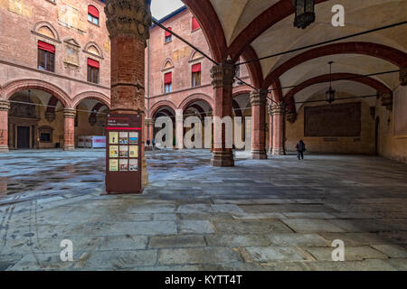 Italien Emilia Romagna Bologna Piazza Maggiore Rathaus oder D'Accursio Palace - Innenhof Stockfoto