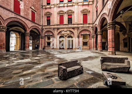 Italien Emilia Romagna Bologna Piazza Maggiore Rathaus oder D'Accursio Palace - Innenhof Stockfoto