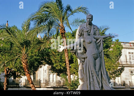 Statue von Jose Maria de Eca de Queiroz, berühmte portugiesische Schriftsteller in Lissabon, Portugal Stockfoto