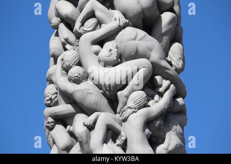 OSLO, Norwegen - 2. AUGUST 2015: Vigeland Installation in Frogner Park, Oslo. 212 Skulpturen rund um den Park wurden alle von Künstler Gustav Vigeland konzipiert Stockfoto