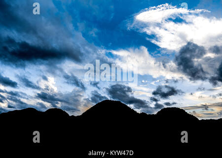 Vi ales Valley View in Kuba. Unreal Natur mit Seen, Berge, Bäume, Natur - Stockfoto