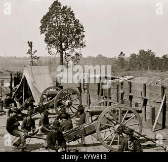 Atlanta, GA Bundesrepublik Soldaten Entspannung durch Kanonen von Gefangenen fort Stockfoto