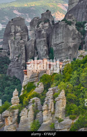 Landschaft Blick auf Kloster Roussanou, Meteora, Griechenland Stockfoto