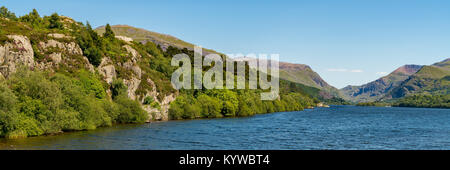 Blick über Llyn Padarn in der Nähe von Llanberis, von Brynrefail, Gwynedd, Wales, UK gesehen Stockfoto