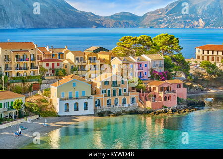 Bunte Häuser in Assos, Kefalonia, Griechenland Stockfoto