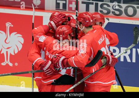 Trinec, Tschechische Republik. 16 Jan, 2018. Spieler von Trinec feiern ein Tor in der Champions Hockey League Halbfinale Rückspiel HC Ocelari Trinec vs JYP Jyvaskyla in Trinec, Tschechien, 16. Januar 2018. Credit: Petr Sznapka/CTK Photo/Alamy leben Nachrichten Stockfoto