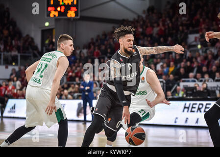 Bamberg, Deutschland. 16 Jan, 2018. Deutschland, Bamberg, Brose Arena, 16.01.2018, Basketball - Euroleague - Runde 18 - Brose Bamberg gegen Zalgiris Kaunas - Bild: Daniel Hackett (Brose Bamberg, #0) Macht einen Drive zum Korb und erzielte 2 Punkte. Credit: Ryan Evans/Alamy leben Nachrichten Stockfoto