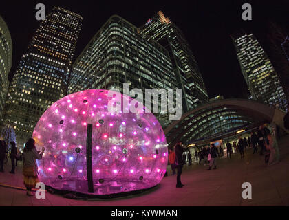 London, Großbritannien. 16 Jan, 2018. Präsentieren Künstler aus aller Welt, mit Schwerpunkt auf modernste Technologie, Winter Lights erfolgt in Canary Wharf. Sonic, leichte Noppen durch ENESS. Quelle: Carol Moir/Alamy Leben Nachrichten. Stockfoto