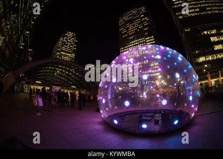 London, Großbritannien. 16 Jan, 2018. Präsentieren Künstler aus aller Welt, mit Schwerpunkt auf modernste Technologie, Winter Lights erfolgt in Canary Wharf. Sonic, leichte Noppen durch ENESS. Quelle: Carol Moir/Alamy Leben Nachrichten. Stockfoto