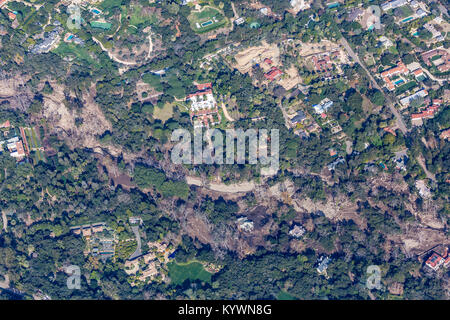 Montecito, Kalifornien, USA. 15 Jan, 2018. Luftbild des Montecito und Erdrutsch beschädigt werden. Credit: Mark Holtzman/ZUMA Draht/Alamy leben Nachrichten Stockfoto