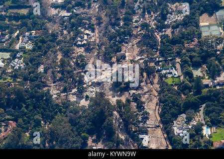 Montecito, Kalifornien, USA. 15 Jan, 2018. Luftbild des Montecito und Erdrutsch beschädigt werden. Credit: Mark Holtzman/ZUMA Draht/Alamy leben Nachrichten Stockfoto