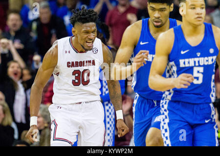 Columbia, SC, USA. 16 Jan, 2018. Südcarolina Kampfhähne freuen Chris Silva (30.) Seine dunk in der sek Basketball matchup feiert im Colonial Life Arena in Columbia, SC. (Scott Kinser/Cal Sport Media) Credit: Csm/Alamy leben Nachrichten Stockfoto