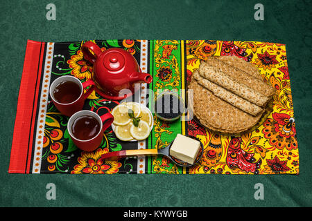 Festliche Tafel für die Russischen Fastnachtswoche Maslenitsa (Urlaub) Stockfoto