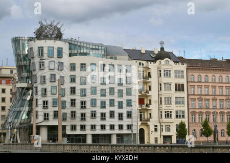 Das Tanzende Haus oder Fred und Ginger, Prag, Tschechische Republik Stockfoto