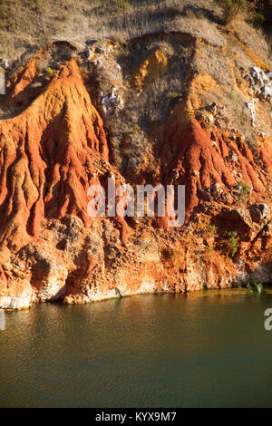 Bauxit Lake Cave in Otranto, Italien Stockfoto