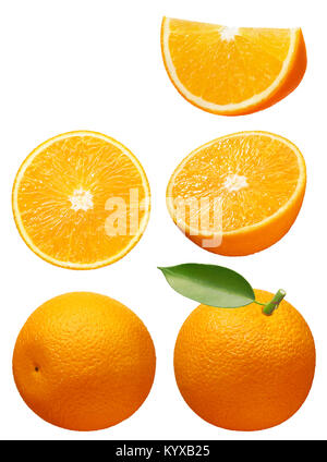 Sammlung von ganzen und geschnittenen frischen orange Früchte auf weißem Hintergrund Stockfoto