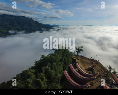 Lolai das Land über den Wolken in der Regentschaft von Norden Toraja - Süd Sulawesi - Indonesien. Stockfoto