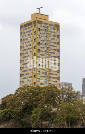 Blues Point Tower Apartment Block in der Sydney Vorort McMahons Point, der Turm ist 83 Meter hoch mit 144 Apartments über 25 Levels verstreut. (Blues Point Tower, Sydney, New South Wales, Australien) Stockfoto