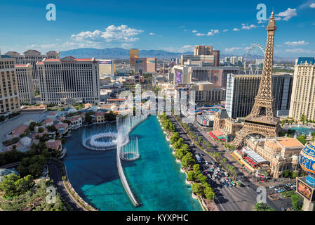 Luftbild des Las Vegas Strip am sonnigen Tag. Stockfoto