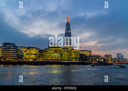 Rathaus und den Shard, Damm/Themse, London Stockfoto