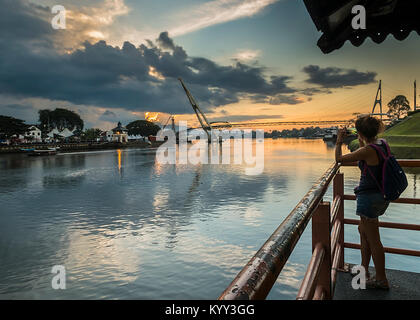 Kuching Waterfront befindet sich in Main Bazaar, entlang der Jalan Tunku Abdul Rahman und die Sarawak River ist der Südseite von Kuching. Stockfoto