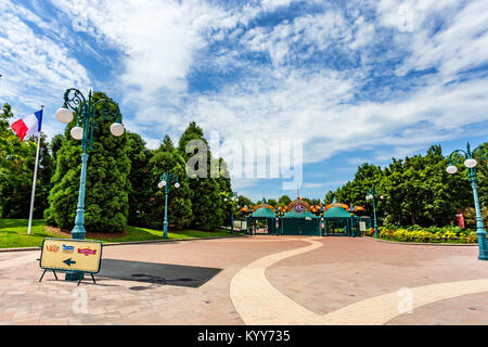 PARIS, Frankreich, ca. Juni 2014: Eingang zu Disneyland Stockfoto