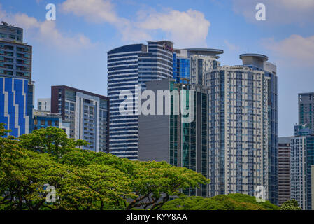 Manila, Philippinen - Apr 14, 2017. Bürogebäude in Manila, Philippinen. Manila ist die Hauptstadt der Philippinen und dem Zentrum von Governance Stockfoto