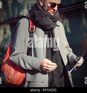 Mailand, Italien. 13 Jan, 2018. Mailand - 13. Januar 2018 Mann auf der Straße während der Fashion Week in Mailand Mann Quelle: Mauro Del Signore/Pacific Press/Alamy leben Nachrichten Stockfoto