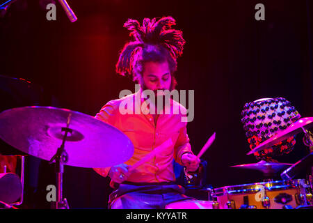 New York, Vereinigte Staaten. 12 Jan, 2018. Söhne von Kemet Band während 2018 New York Winter Jazz Festival Credit: Lev Radin/Pacific Press/Alamy leben Nachrichten Stockfoto