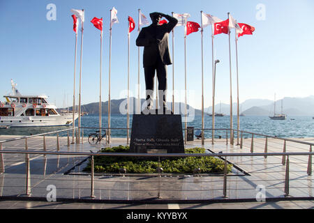 Bronzene Denkmal von Atatürk an der Küste in Marmaris, Türkei Stockfoto