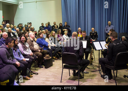 FAIRFAX, Va. (Jan. 13, 2018) Die US-Marine Band Saxophone Quartet führt auf internationaler Saxophon Symposium der Marine Band an der George Mason University in Fairfax, Virginia. Die internationale Saxophon Symposium ist der Marine Band größten outreach Veranstaltung jedes Jahr mit Tausenden von Studenten, Lehrer, Künstler und andere Teilnehmer aus der ganzen Welt. (U.S. Marine Stockfoto