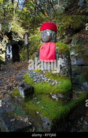 Jizo (Bodhisattva) Statuen in Kanmangafuchi Abgrund in Nikko, Japan Stockfoto