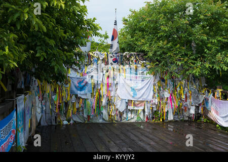 Nachrichten, die auf einer Wand in der DMZ, demilitarisierte Zone in Korea, South Korea, Asien Stockfoto