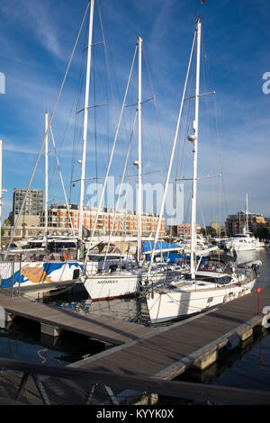 Yachten in der Marina an der V&A Waterfront, Kapstadt, Südafrika Stockfoto