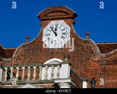 Die Uhr in Christchurch Christchurch Mansion Park. Ipswich, Suffolk, Großbritannien. Stockfoto