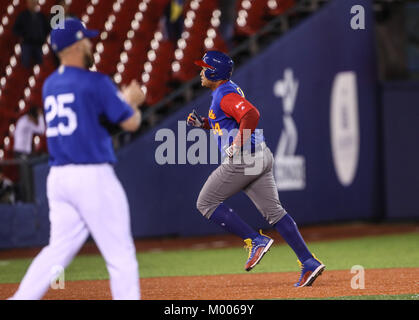 Miguel Cabrera de Venezuela en su Primer turno Al bat del Primer Inning es puesto, durante el World Baseball Classic en Estadio Charros de Jalisco en Guadalajara, Jalisco, Mexiko. Marzo 10, 2017. (Foto/Luis Gutierrez) Aspekte vor Puerto Rico's Spiel gegen Venezuela während der World Baseball Classic in Charros de Jalisco Stadium in Guadalajara, Jalisco, Mexiko. März 10, 2017. (Foto/Luis Gutierrez) Stockfoto