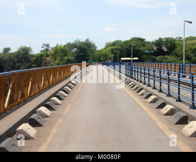 Victoria Falls Bridge verbinden Sambia, Simbabwe, in der Nähe von Victoria Falls, Simbabwe. Stockfoto