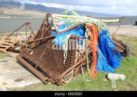 Große Sammlung von Wurf frm die atlantischen Meeresboden bis zur Küste nach einem Sturm, wilden Atlantik, County Kerry, Irland gewaschen Stockfoto